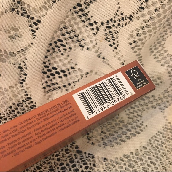 Too Faced Better Than Chocolate Eyeshadow Palette - Picture 10 of 12